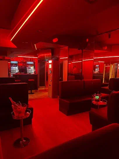 DOLLHOUSE LOUNGE BARCELONA (Maison Close Barcelone)