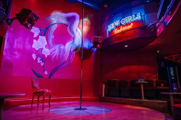 NEW GIRLS CABARET (Maison Close Madrid)